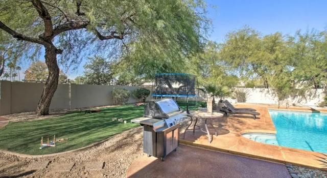 Коттедж Game Room, Fire Pit & Putting Green: Glendale Home