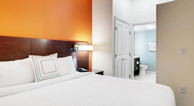 Residence Inn by Marriott Austin Airport, Buchen Sie Hotel Hotels in Greater Austin mit Pool, Schwimmbad