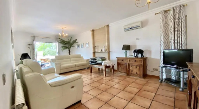 Villa Montserrat 4bedroom with sea and mountain views & air-conditioning & private swimming pool