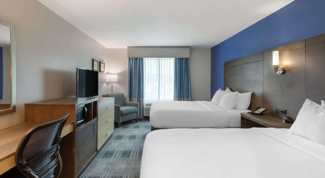 Четырёхместный номер Standard Comfort Inn & Suites East Ellijay
