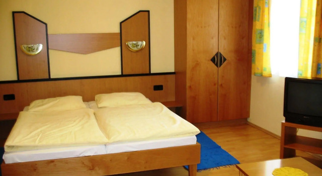 Hotel-Restaurant Fritz Matauschek, Book Hotel 14. Penzing Vienna