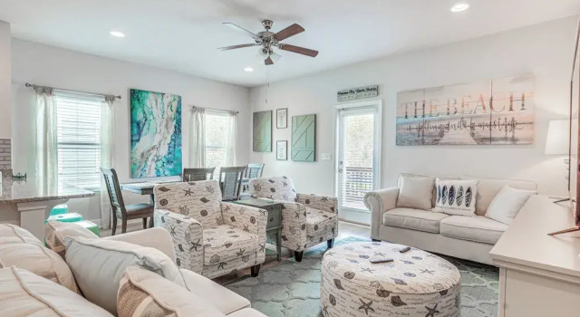 PCB Townhome w/ Deck & Pool Access: 3 Mi to Beach!, Rezervovat Apartmán Panama City Beach Panhandle Florida