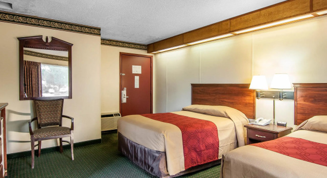 Broadway Inn Portland Downtown, Забронировать Отель Отели Портленда с парковкой, рядом с U.S. Bank Building, Парковка