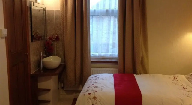 Chelmsford Place Guest House, Забронировать Гостевой дом Йорк Северный Йоркшир, рядом с Многоугольная римская башня