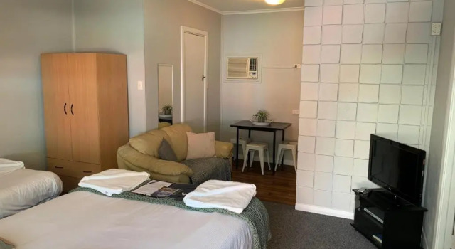 Студия Hello Adelaide Motel and Apartments