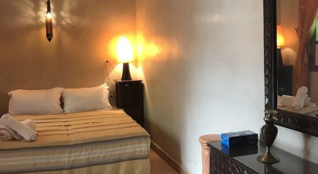Riad Terrace Sky, Забронировать Отель Отели Марракеш-Тенсифт-Эль-Хауз с парковкой, Парковка