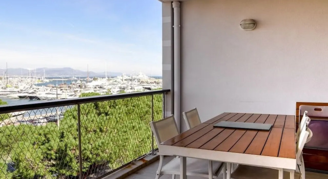 Le Rooftop T2 Luxe Vue mer Exceptionnelle, Забронировать Отель Отели Антиб с бассейном, рядом с Пляж Фор-Кар, Бассейн