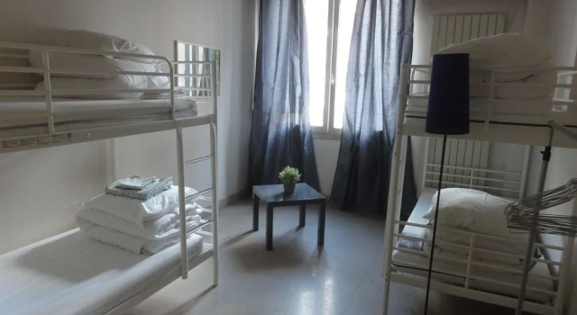 Women Bed - Hostel (только для взрослых)