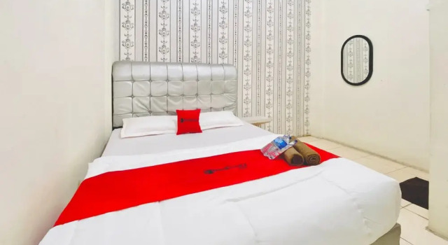Номер Standard RedDoorz at Sonya Homestay Tebing Tinggi