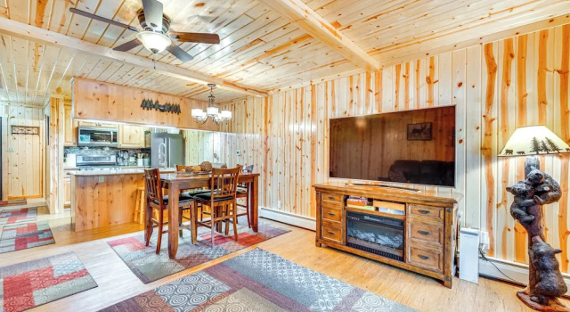 1 Mi to Rocky Mtn Nat'l Park: Estes Park Townhome