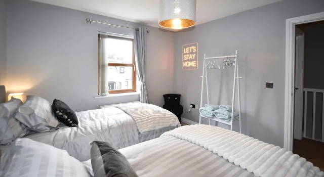 Immaculate 3-bed House in Newcastle, Забронировать Отель Ньюкасл Mourne Mountains, рядом с Newcastle Community Cinema