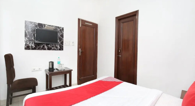 OYO 15652 Hotel 51, Book Hotel Amritsar Punjab
