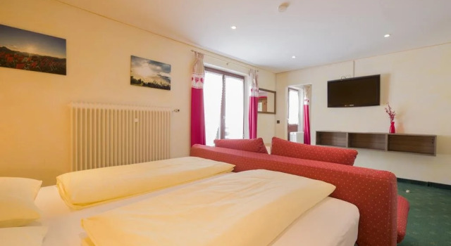 Das kleine Berghotel, Book Hotel Mittelberg Kleinwalsertal