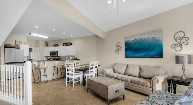Bright 3BR Townhome Gulf Views Steps to Beach
