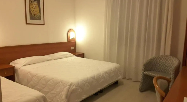 Трёхместный номер Standard Hotel Everest