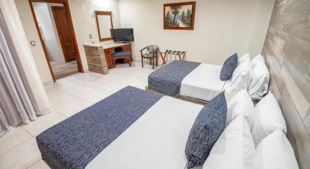 Трёхместный номер Standard Hotel Santiago De Compostela - Guadalajara Centro Historico