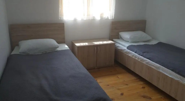 Guest House ALUDA, Rezervovat Penzión Hotely v Akhmeta s parkováním, Parkování