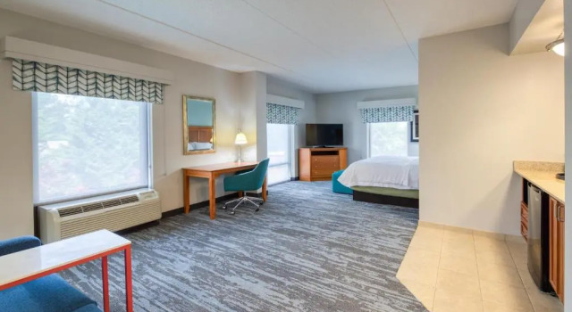 Люкс Hampton Inn Wilmington University Area
