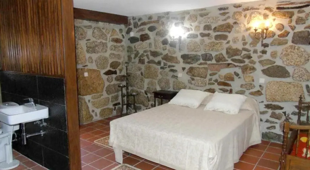 House With 3 Bedrooms in Molares , With Shared Pool, Furnished Garden and Wifi, Rezerwuj Hotel Celorico de Basto 