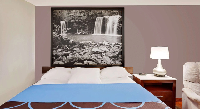 Super 8 by Wyndham Fayetteville