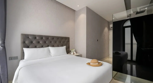 Двухместный номер Deluxe с балконом Mari Queen Hotel - Bui Thi Xuan