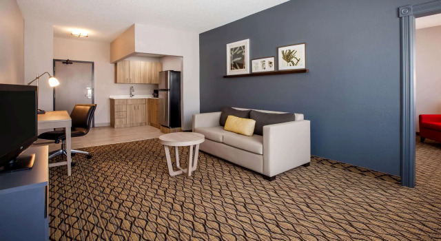 Days Inn & Suites by Wyndham Rochester Hills MI, Забронировать Отель Рочестер-Хиллс Detroit Metropolitan Area