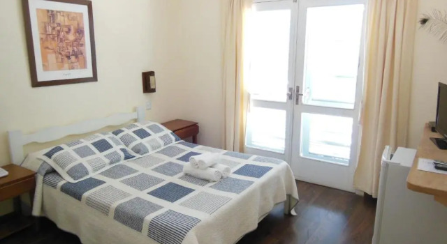 Четырёхместный номер Standard с балконом Hotel Viola