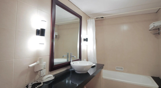 Suite Topas Galeria Hotel