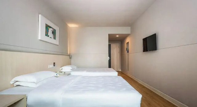 Двухместный номер Standard StarChain Qijiang Hotel - Zhongshan Xingzhong Square Sunwen Pedestrian Street Branch