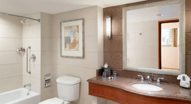 Четырёхместный номер Standard с видом на воду San Diego Marriott Gaslamp Quarter
