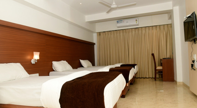 Номер Deluxe Hotel Monarch Center Point near Dahanu Beach, Bordi