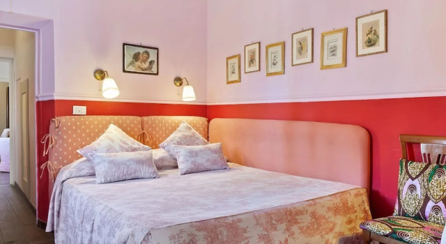 Classic Villa in Firenze with Whirlpool, Book Villa Hotels in Florence with Parking, Parking