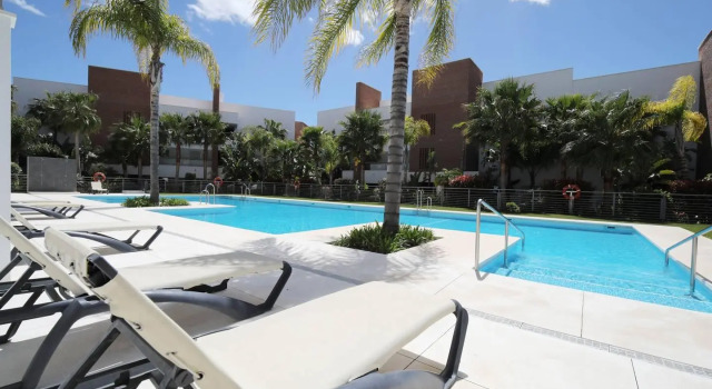 Luxury Flat- Sea, Golf and Mountain Views, Забронировать Апартаменты/квартира Отели Бенаавис с парковкой, Парковка