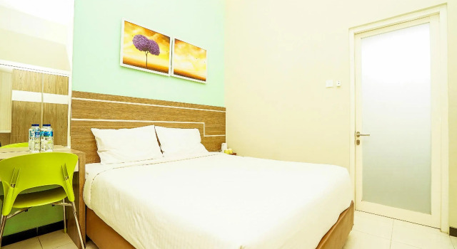 Camera Standard Ardhya Guesthouse Syariah by ecommerceloka