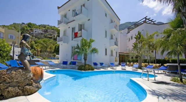 Hotel Nausicaa Palace, Забронировать Отель Отели Казамиччола Терме с питанием, Пансион