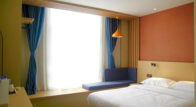 Номер Business ibis Styles Chengdu American Center Hotel