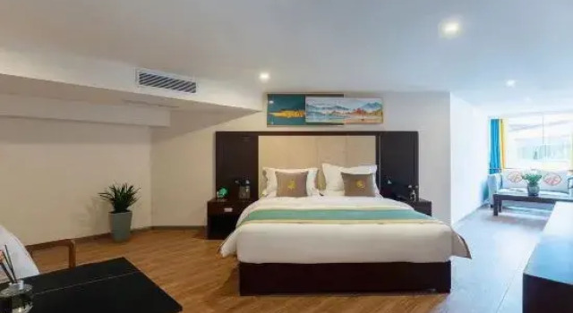 Люкс Superior Huifeng Hotel