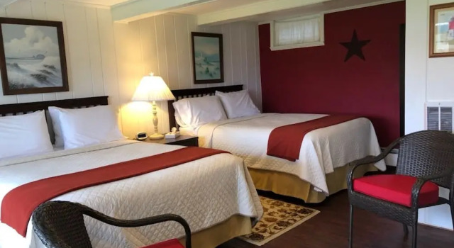 Четырёхместный номер Standard с видом на сад Spring Garden Inn