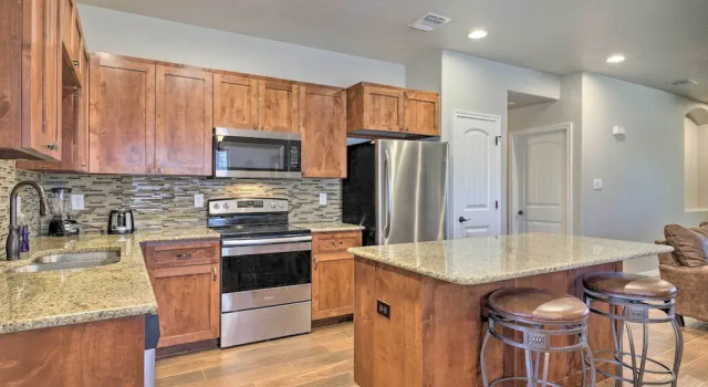 Коттедж Canyon Lake Home w/ Grill ~ 1 Mi to Boat Ramp
