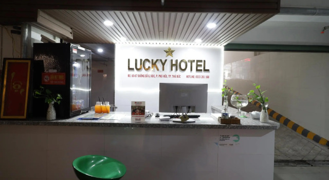 LUCKY HOTEL LIEN PHUONG, Забронировать Отель Отели Района 9 с парковкой, Парковка
