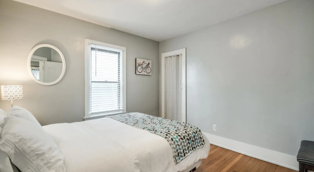 Shiny and comfortable Oakland House, Varaa Hotelli  