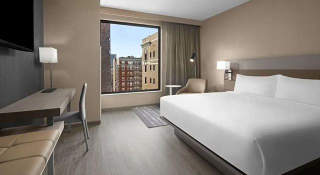 Номер Standard с видом на город AC Hotel by Marriott St Louis Central West End