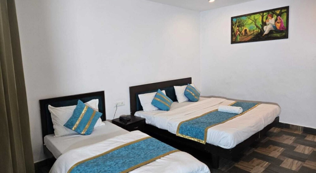 Трёхместный семейный номер Standard Hotel Maha Luxmi Palace