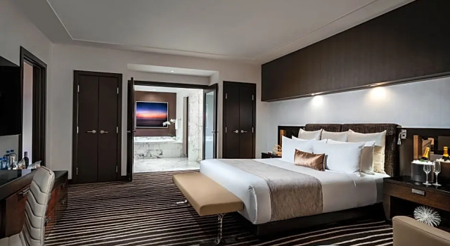 Двухместный люкс Signature Red Rock Casino, Resort and Spa