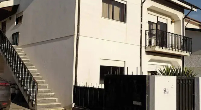 5 Room House, Next to Golf Course Quinta do Fojo, Varaa Lomakoti Hotellit Porto pysäköinnillä, Pysäköinti