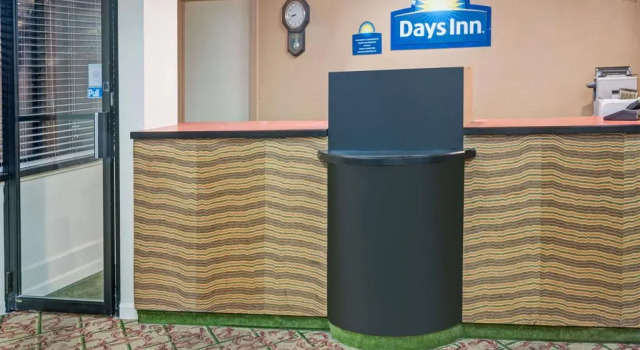Days Inn & Conference Center by Wyndham Branford New Haven, Book Hotel Branford Connecticut