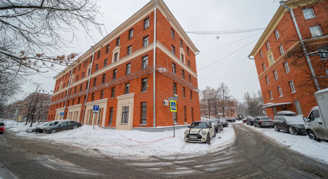 Duplex apartment near the Okruzhnaya metro station, Book Apartment Moscow Russia
