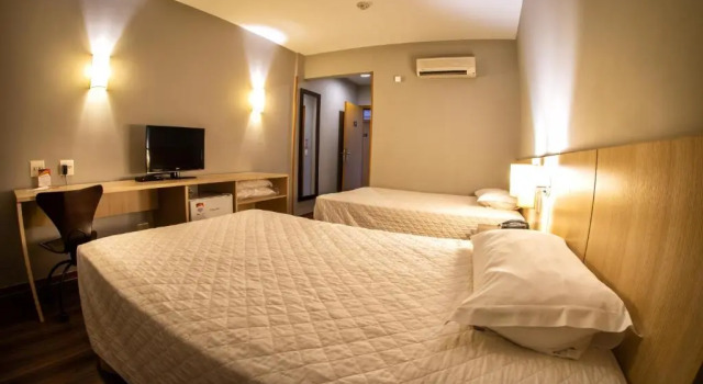 Двухместный номер Standard Hotel Campo Largo Express