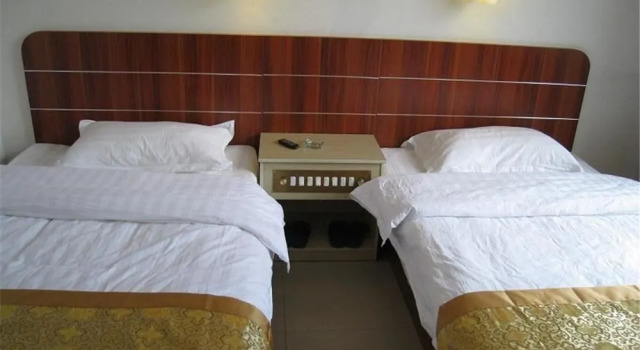 Hao Shun Hotel, Rezerwuj Hotel Hotele w Kunming z parkingiem, Parking