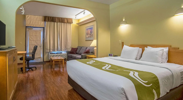 Двухместный люкс Quality Inn & Suites Phoenix NW - Sun City